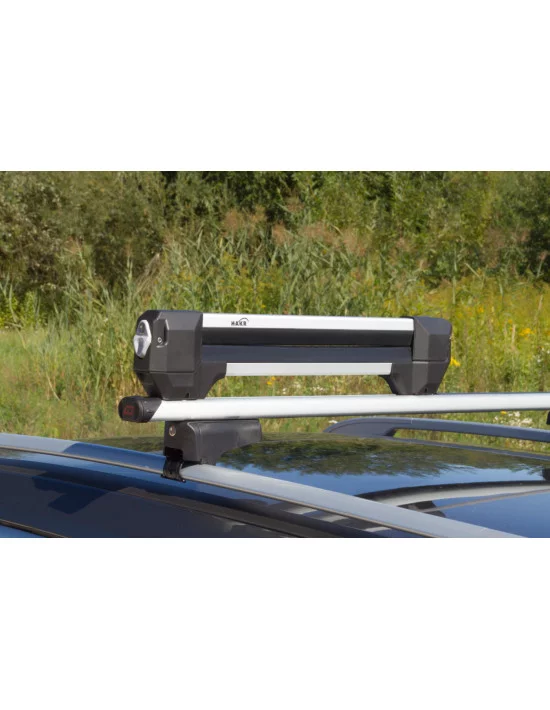 Aluminiowy uchwyt na narty lub snowboard HAKR