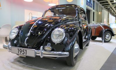 Volkswagen Trailer Assist to asystent parkowania z przyczepą. Parkuje prawie sam, bardzo ułatwia i usprawnia manewrowanie przyczepą.