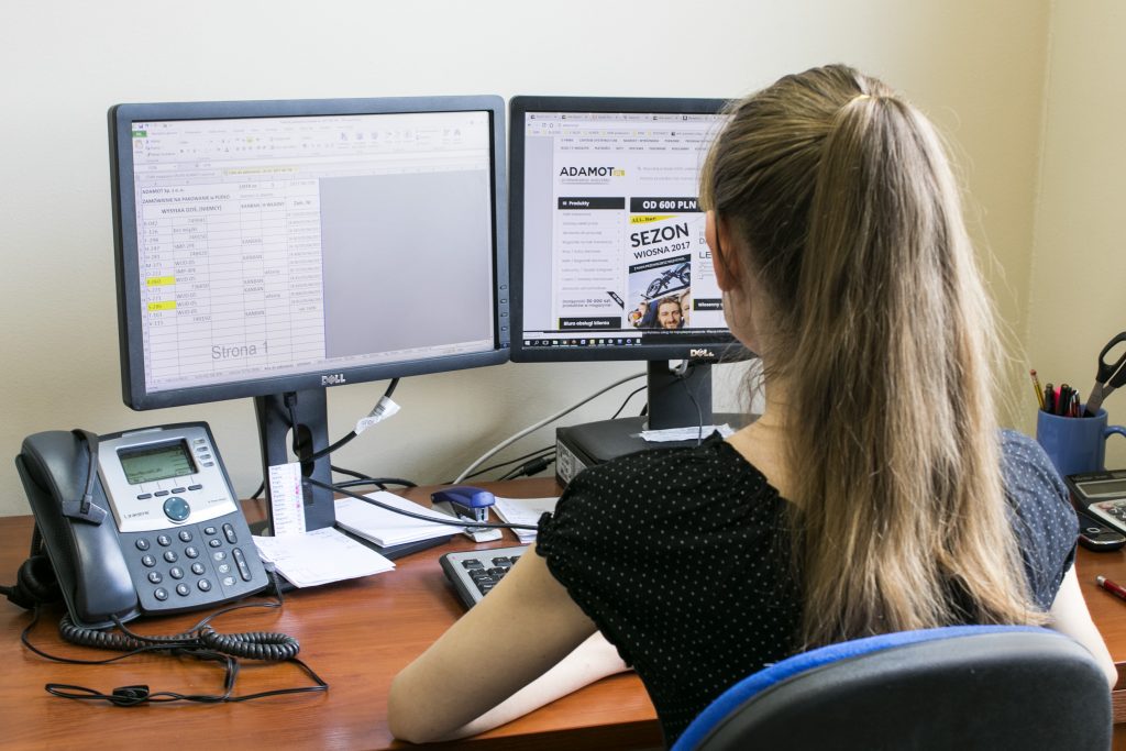 Zobacz jak pracuje nasze biuro obsługi klienta, w którym rządzą dziewczyny.