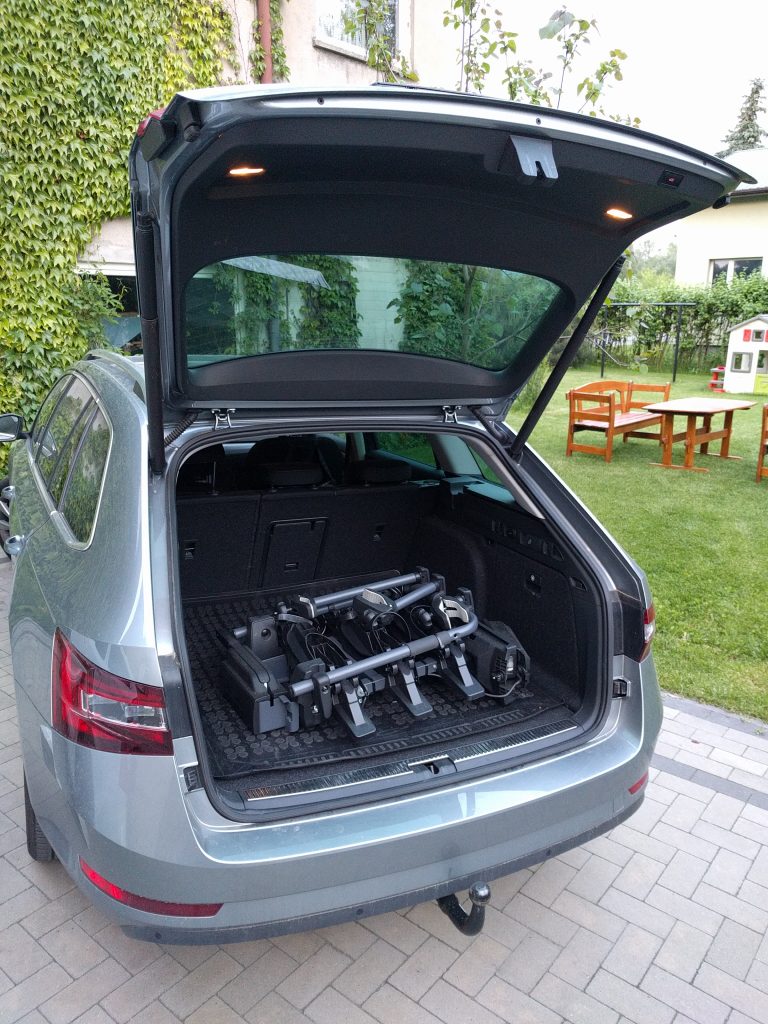 Bagażnik rowerowy na hak holowniczy. bagażnik Peruzzo, hak holowniczy Steinhof do Skody Superb Kombi III