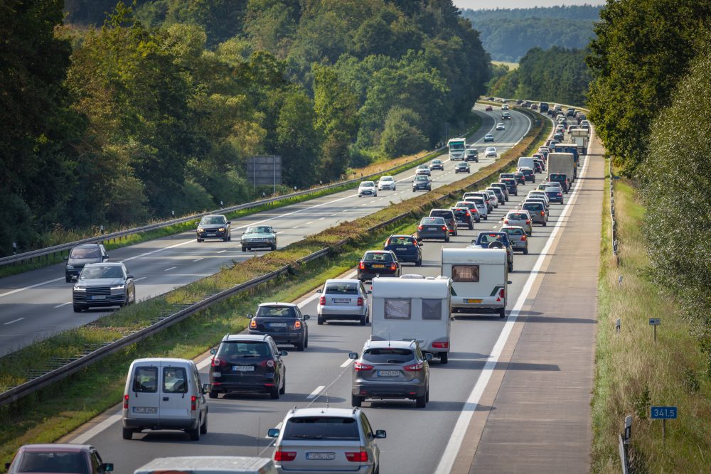 obliczanie kosztów podróży to nie tylko wydatki na paliwo. ceny za przejazdy autostradami i drogami szybkiego ruchu coraz wyższe.