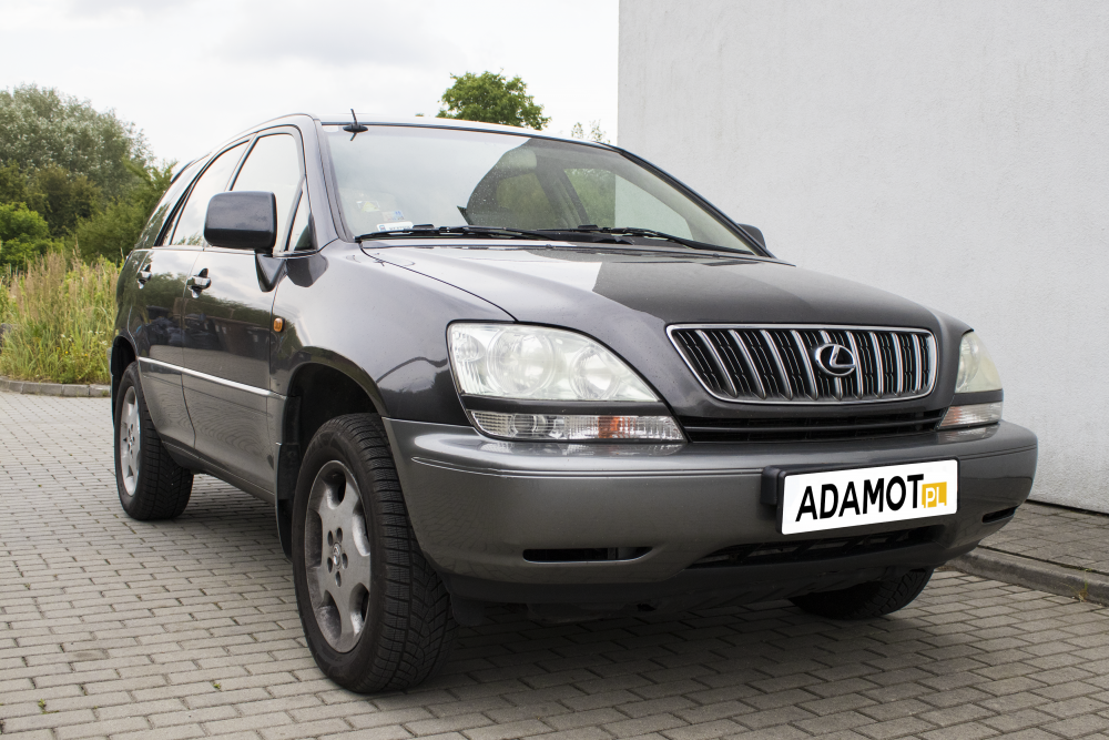 Masywny samochód, który potrzebuje mocnych hamulców.