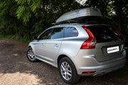 Volvo XC60, belki i box dachowy. Harmonijna całość