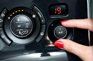 Klimatyzacja w Twoim samochodzie. Zadbaj o nią!